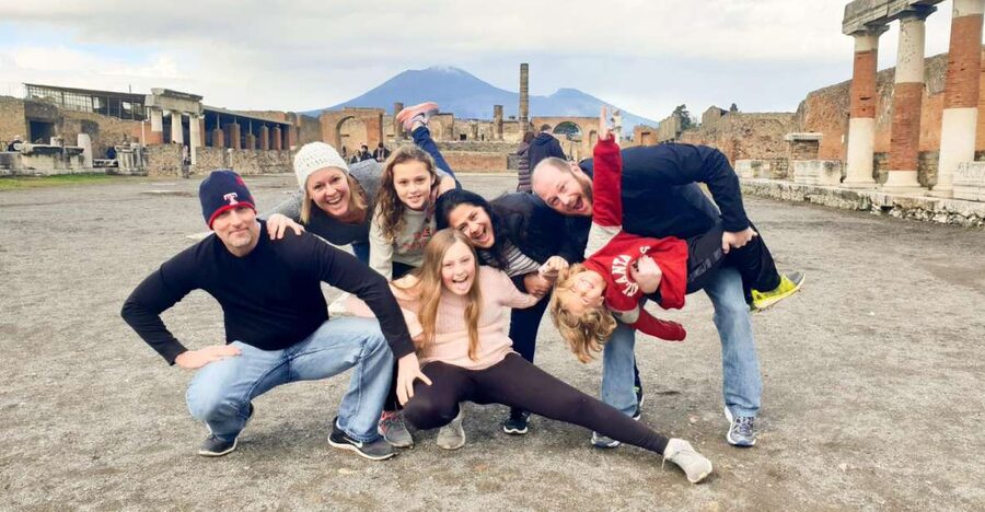 2-Hour Private Walking Tour of Pompeii - Meeting at Café Hortus Pompeii and Staying Inside the City Walls