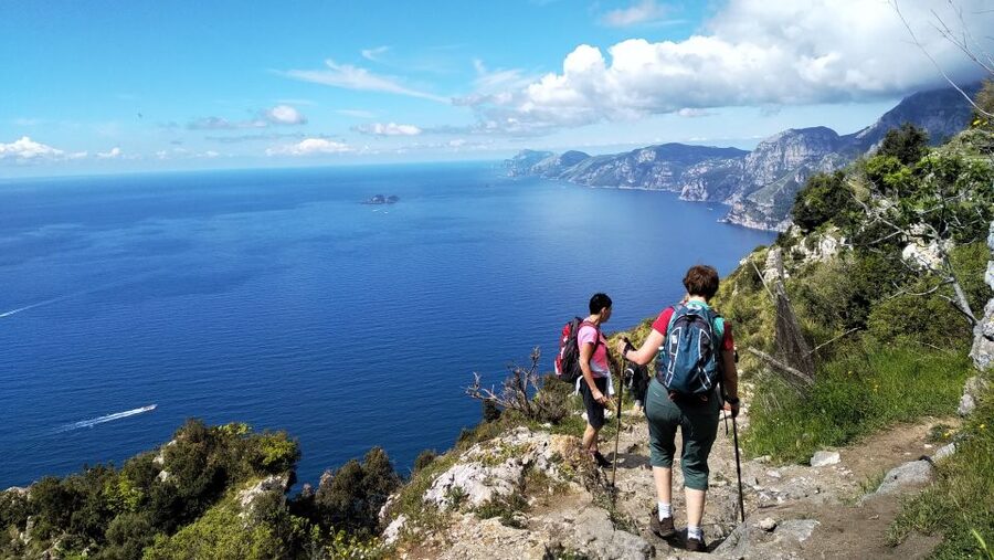 Agerola: Path of the Gods Guided Hiking Tour - Meeting at Piazza Paolo Capasso in Bomerano: getting oriented fast