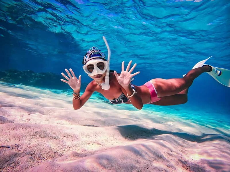 Amalfi: Boat Adventure Caves, Beaches, Snorkeling & Positano - Getting on the Sea Horse Luxury Boat at Lido Azzurro