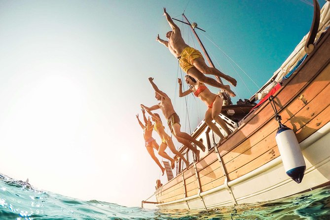 Amalfi Coast & Positano: Boat Tour with Snorkeling & Drinks - Conca dei Marini Stop: Runghetiello Grotto and Fresh-Fruit Break