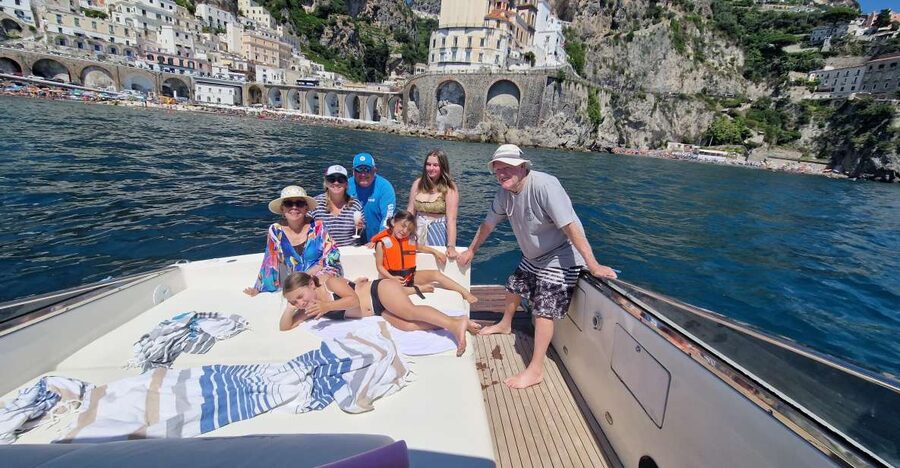 Amalfi Coast Premium Boat Tour from Sorrento - Positano at midday: 1.5 hours to do the town right