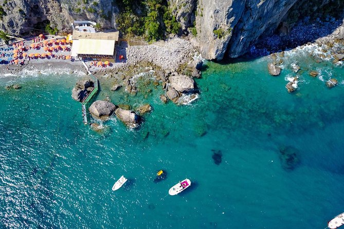 Amalfi Coast Private Boat Tour from Positano, Praiano or Amalfi - Snorkeling breaks and the onboard comforts that make a boat day work