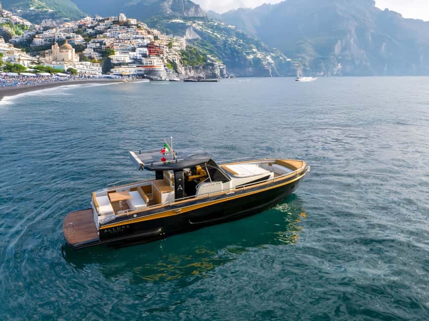 Amalfi Coast: Romantic Sunset Cruise with Music & Cocktails - Music on board: the mood is part of the service