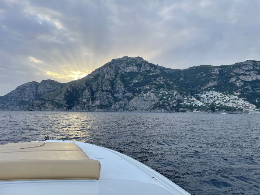 Amalfi Coast: Scenic Boat Private Tour with Aperitif - Meeting points along the coast: Minori, Positano, and Porto di Maiori