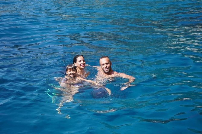 Amalfi Coast Small Group Day Boat Tour with Limoncello Onboard - Emerald Grotto and Beach Breaks for Swimming and Sun