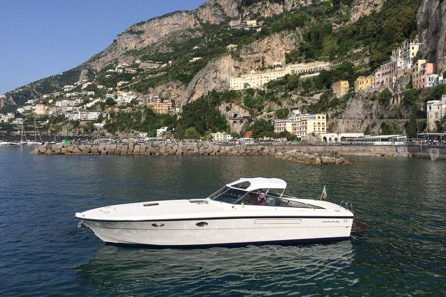 Amalfi: Private Full-Day Boat Excursion on the Amalfi Coast - Getting to the boat: pickup options and how you actually meet your skipper
