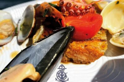 Boat excursion with lunch on board to discover Ischia