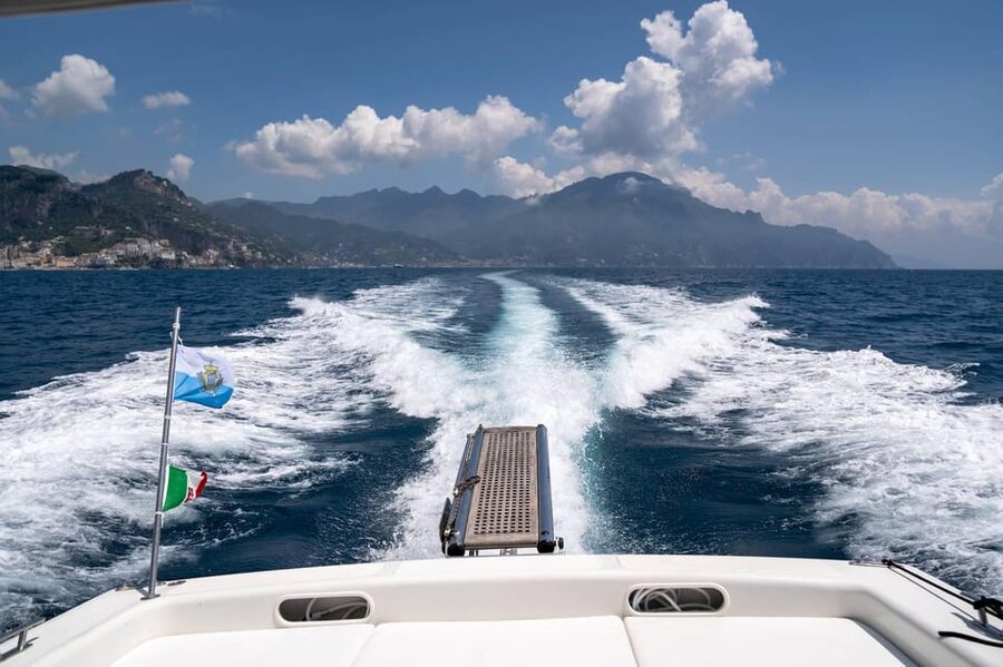 Boat tour Amalfi Coast - Capri - Positano - Sunset - Capri vibes from the water, Faraglioni rock formations in context