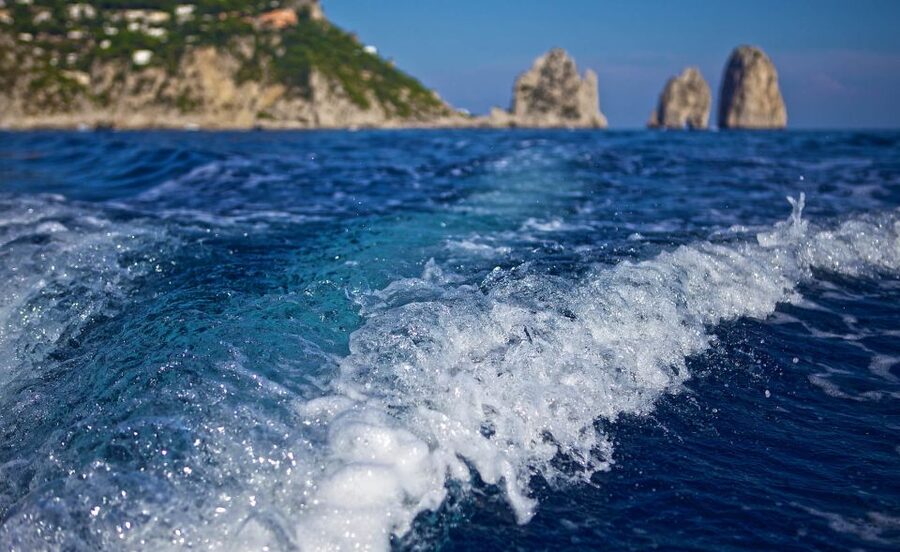 Capri: 2-Hour Boat Tour with Happy Hour - The 2-Hour Route: Grottos, Natural Arch, Casa Malaparte, Faraglioni