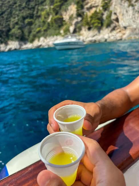 Capri: 2-Hours Boat Tour with Swimming, Limoncello and Snack - Timing realities: arrive early, but expect a few minutes of wiggle