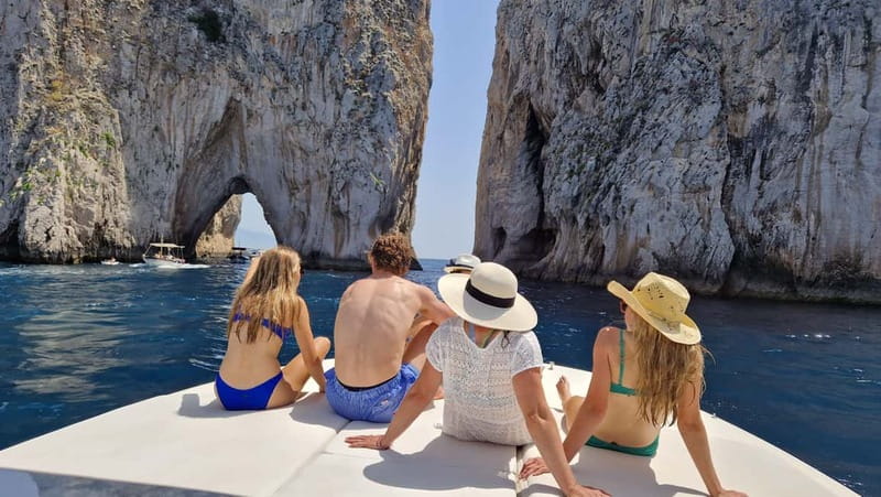 Capri : 2 Hours Private Boat from Capri - Key highlights at a glance