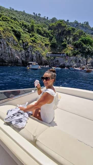 Capri : 2 Hours Private Boat from Capri - Caves on the route: White, Green, Blue, Champagne, and Heart