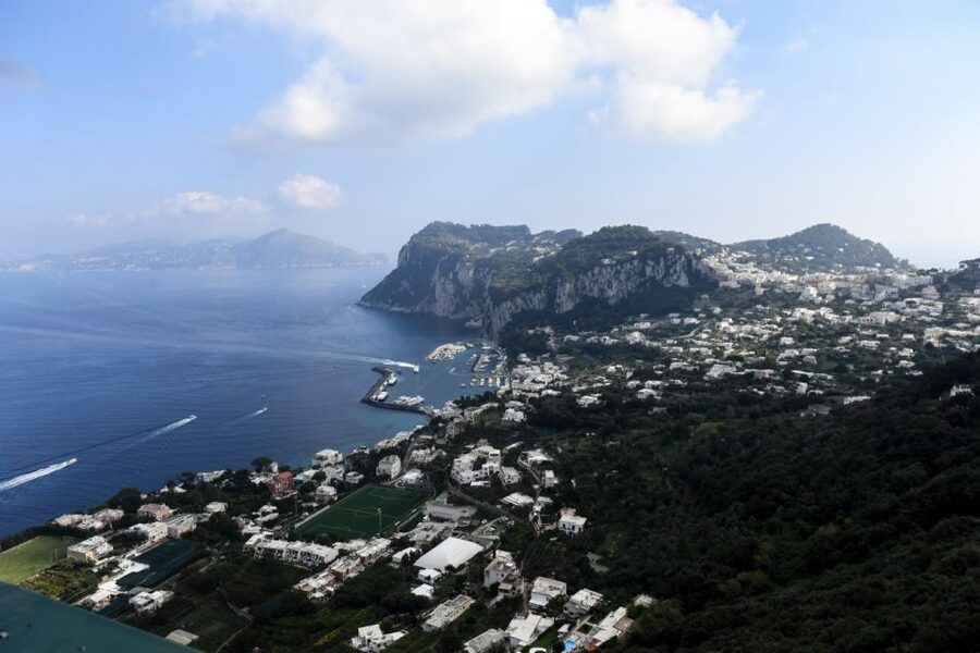 Capri and Anacapri: Sea and City Sightseeing Tour - Gulf of Naples Boat Cruise: Grottos, Faraglioni, and Key Landmarks
