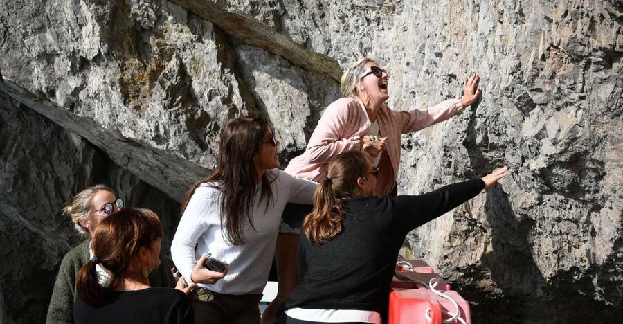 Capri and Anacapri: Sea and City Sightseeing Tour - Lunch, Shopping, and Limoncello Time on Your Terms