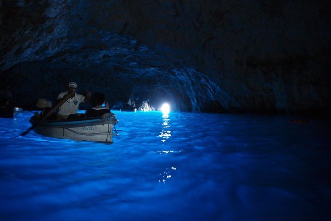Capri Blue Grotto Small-Group Boat Day Tour From Sorrento - Crew Performance, Communication, and the Human Touch