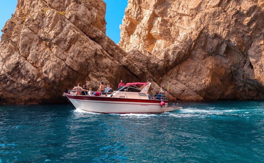 Capri: Full-Day Small Group Boat Tour - Capri time on land: 4 hours that feel short, but not useless