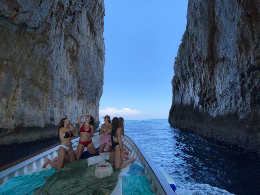 Capri: Island and Grottos Boat Cruise with Snacks and Drinks - Key things that make this cruise worth your time