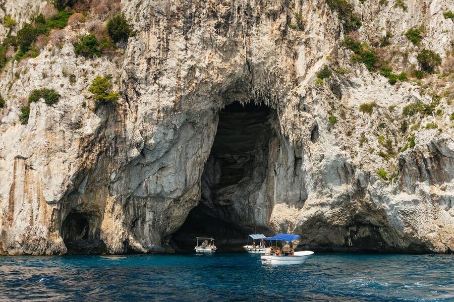 Capri: Island Boat Tour and Optional Blue Grotto Visit - Key things that make this Capri boat tour work
