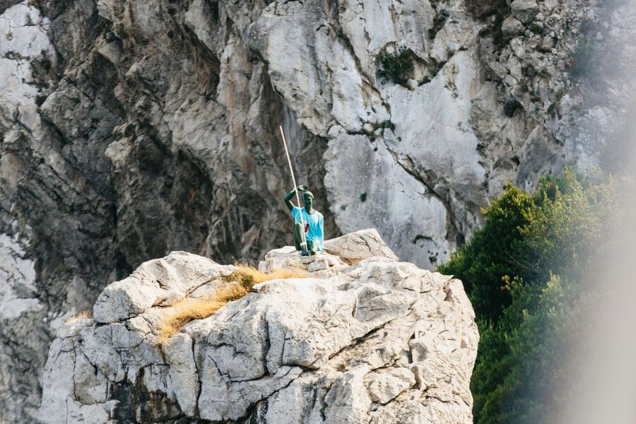 Capri: Island Boat Trip with Grottos - Getting Close to the White and Green Grottos