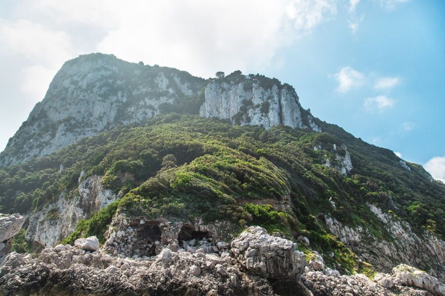 Capri: Island Sightseeing Tour with Blue Grotto Stop - Villa Malaparte and Scugnizzo Statue: Capri’s Pop Icons from Water