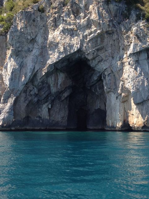 Capri Private Full-Day Boat Tour from Sorrento - Taking the Cab to Anacapri, and Why the Hairpins Matter