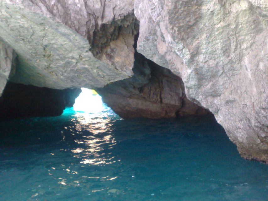 Capri: Private Island Boat Tour with Snorkeling and Swimming - Getting to the water in Marina Grande, what starts the tour right
