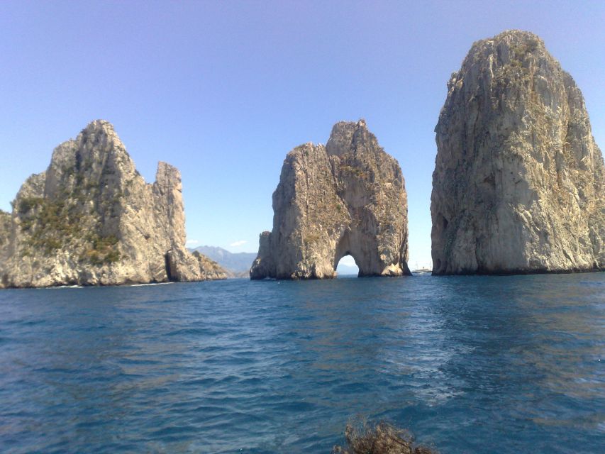 Capri: Private Island Boat Tour with Snorkeling and Swimming - Drinks, comfort, and small service touches that matter on a 2- or 3-hour outing