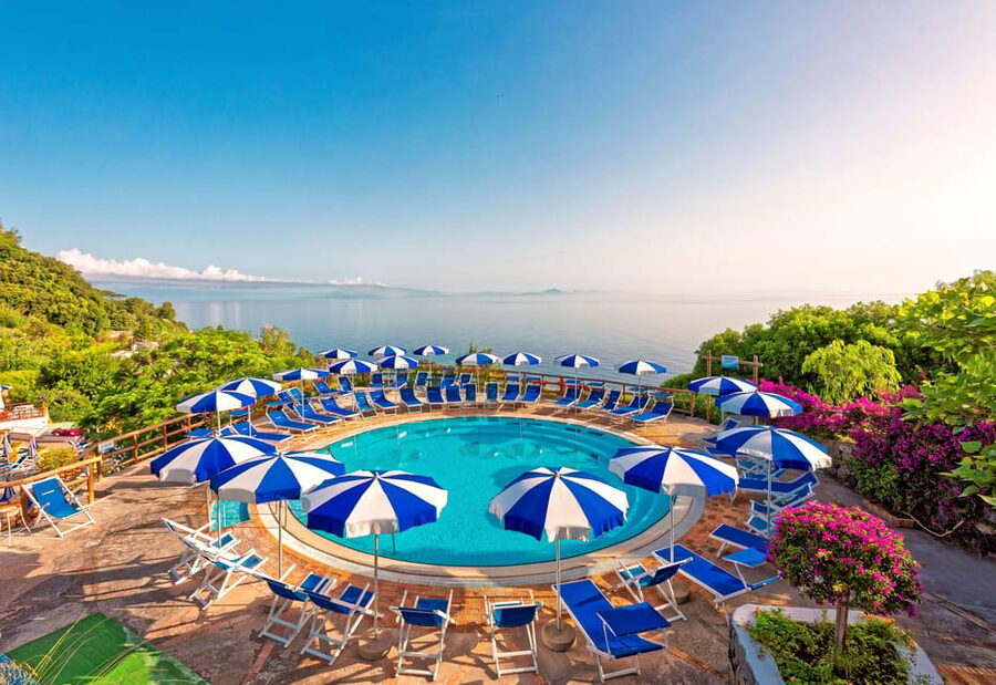 Castiglione Thermal Park 1-Day Access Ticket - Inside the pools: choosing between 30°C to 40°C without frying yourself