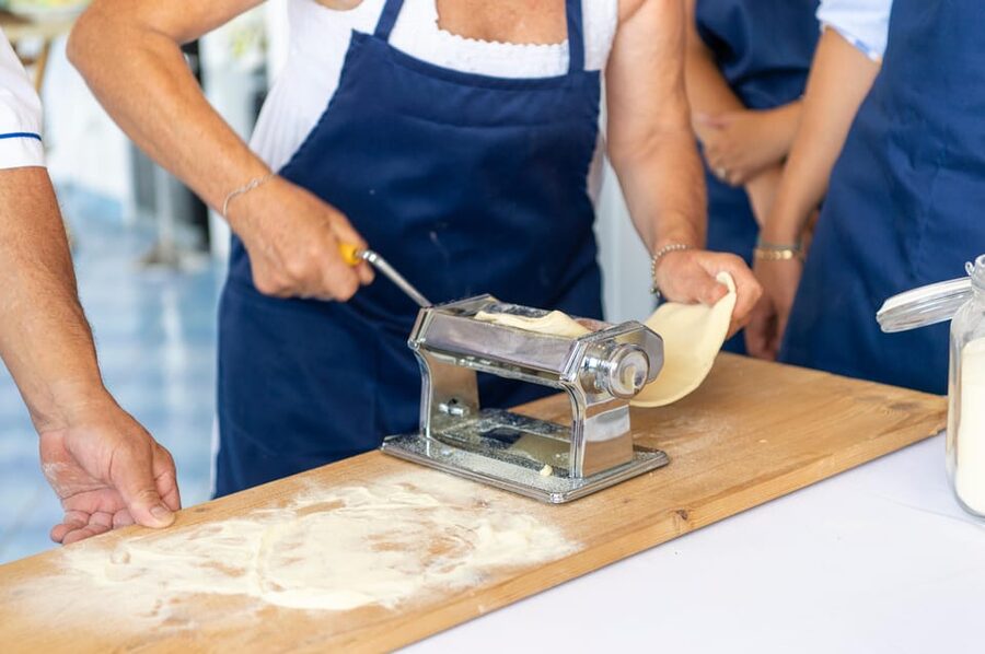 Cooking class: How to make Ravioli, Tagliatelle & Tiramisù! - Tagliatelle with zucchini and shrimp, a different kind of pasta lesson
