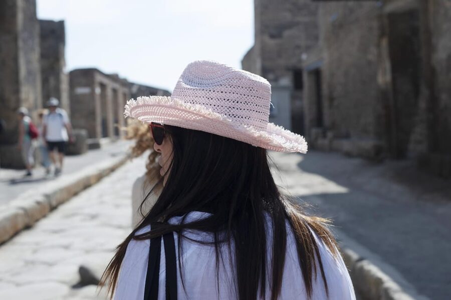 Discover Pompeii: English Walking Tour of the Buried City - Inside the Ruins: What a Pompeian Guide Actually Does