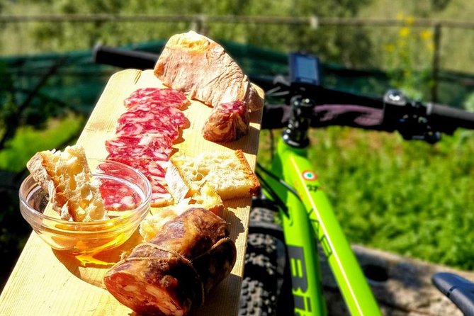 E-Bike Food and Wine Tour in the Sorrento Peninsula - Stop at a Farm in Schiazzano: Il Turuziello Mozzarella and Caciottine