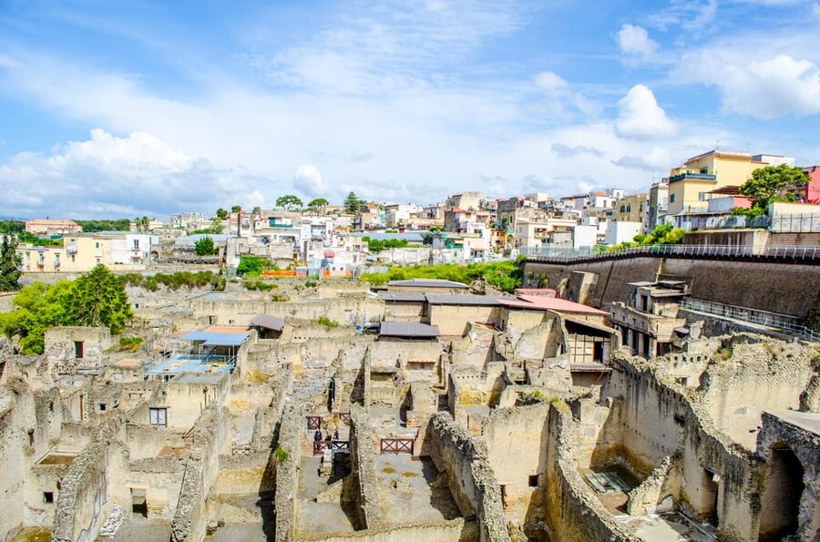 Ercolano: Herculaneum Entry Ticket with Optional Audio Guide - Redeeming your ticket and getting into the site smoothly