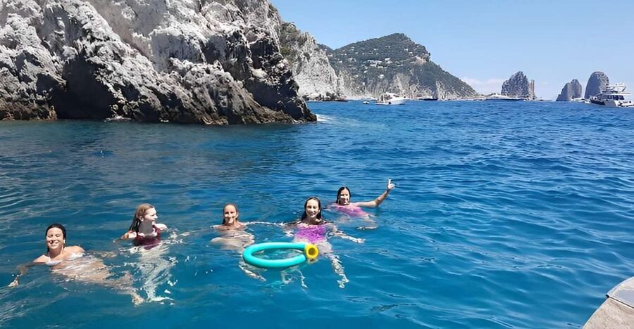Esperienza Privata a Capri in Barca con Gozzo Classico 3H - Key highlights that make this Capri boat tour worth your time