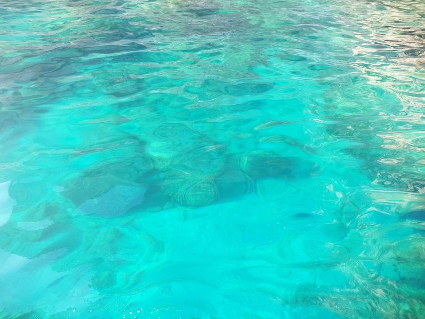 Esperienza Privata a Capri in Barca con Gozzo Classico 3H - Grottos and caves: what you can expect without a Blue Grotto ticket