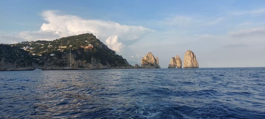 Esperienza Privata a Capri in Barca con Gozzo Classico 3H - Punta Carena Lighthouse: quick photos with a dramatic southern view