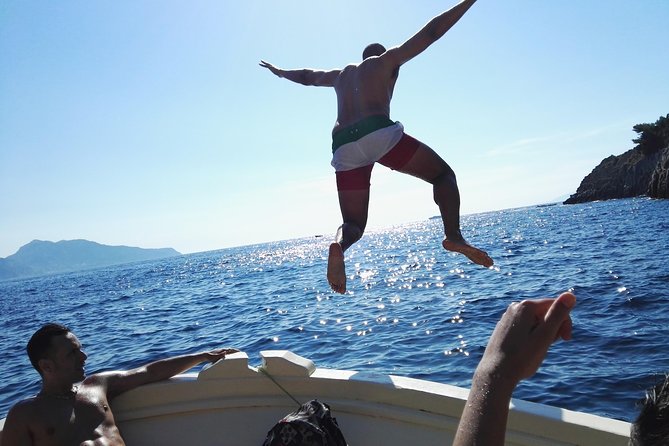 Fishing and Tourism in Capri - The swim stop and included snorkeling gear