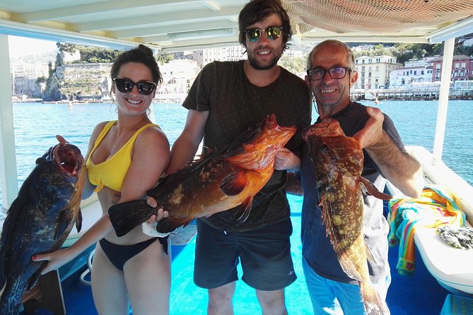 Fishing and Tourism in Capri - Organic lunch on board: pasta, parmigiana, caprese cake, plus prosecco and limoncello