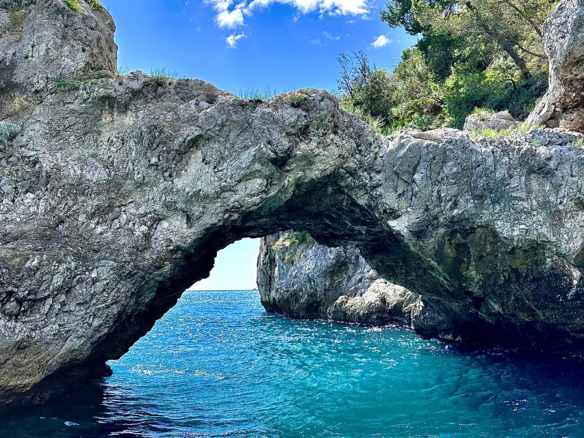From Amalfi: 7H Amalfi Coast - Group Tour by boat - Praiano and La Gavitella: the lunch stop with a sea-view payoff