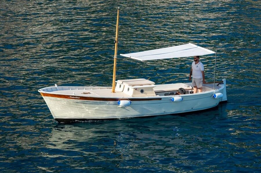 From Amalfi: Amalfi - Positano - Coast boat tour - Meeting at the Amalfi Pier and What the First Hour Usually Feels Like