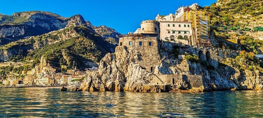From Amalfi: Coast & Furore Fjord Boat Tour with Swim Break - Praiano on the way back: a calmer finish