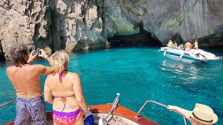 From Amalfi: Small Group Boat Excursion to Capri Island - Snacks, drinks, and the onboard rhythm that keeps the day easy