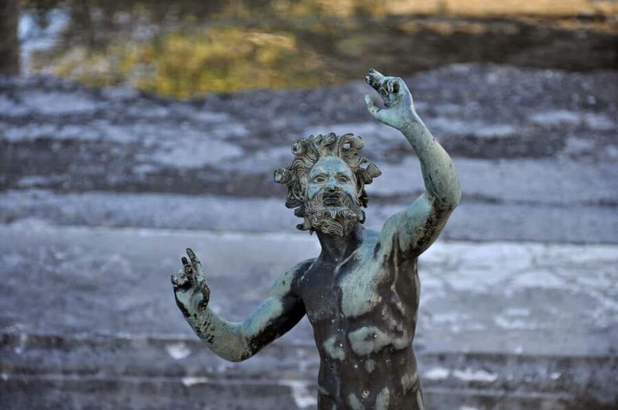 From Naples_ Pompeii Tour_Skip the line ticket + audioguide - Choosing your route: how to not waste the first hour