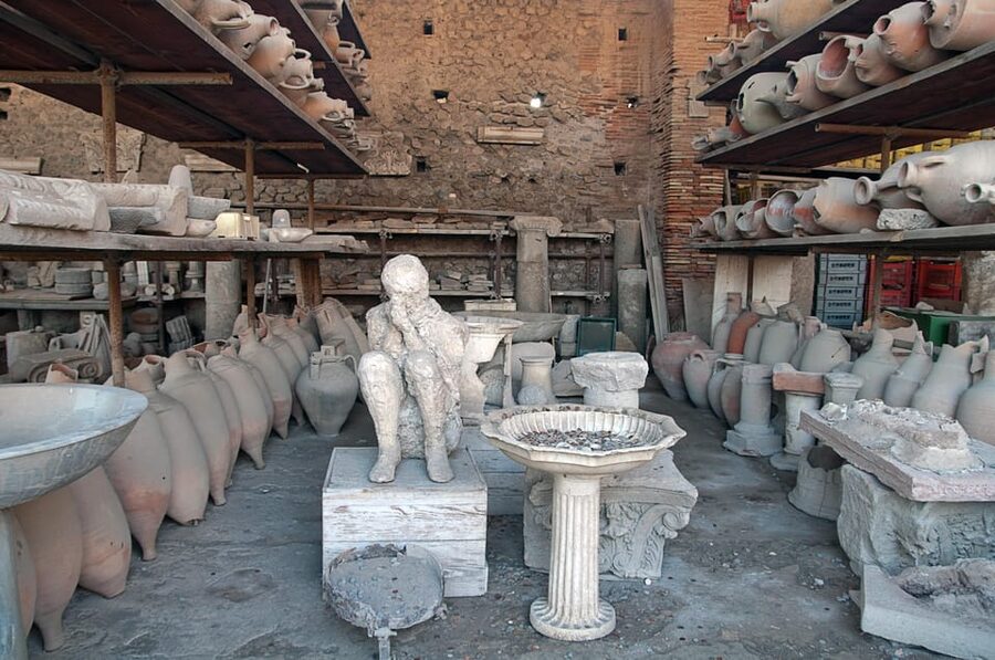 From Naples Port:Pompeii+Vesuvius tour - Getting there: meeting point and transfer rhythm from Naples Port