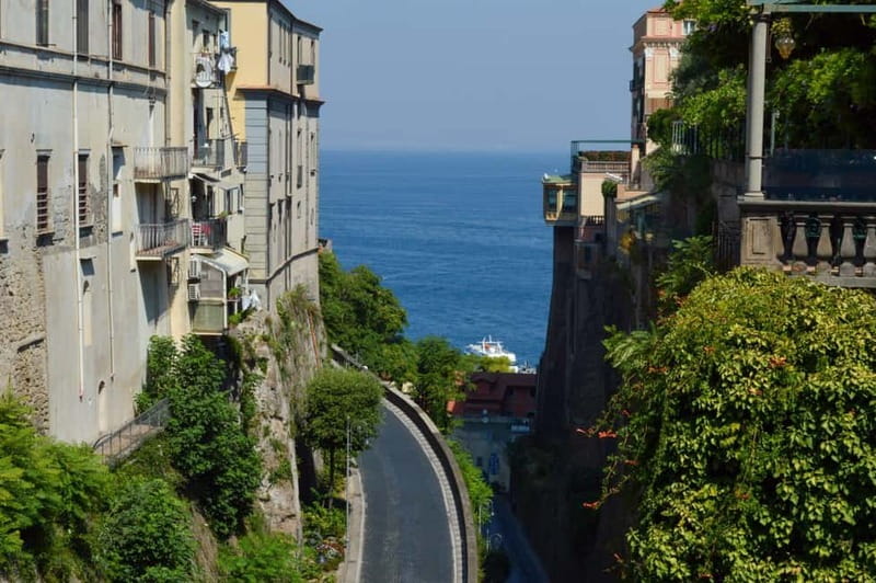 From Naples/Salerno: Pompeii, Sorrento, and Positano Tour - Positano Photo Stop: 15 Minutes Can Still Mean a Lot