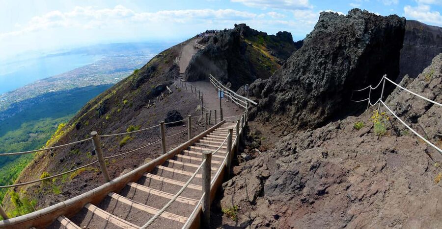 From Pompeii: Mont Vesuvius excursion - The van ride: getting to the fun part faster