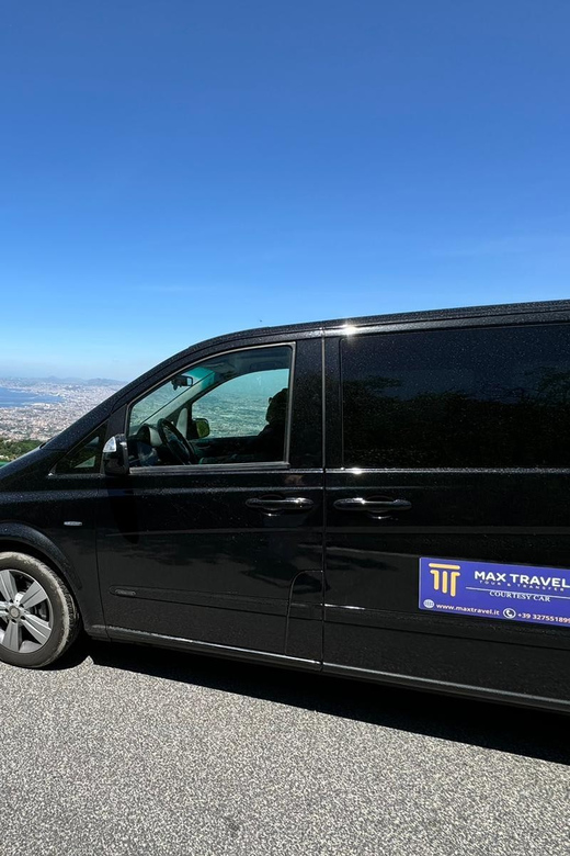 From Pompeii: Mont Vesuvius excursion - The 25-minute walk up to the crater rim