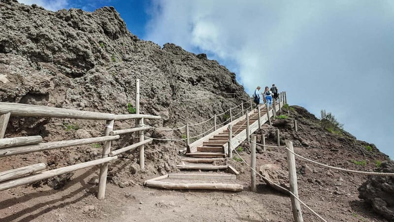 From Pompeii: Mount Vesuvius with bus, ticket and audioguide - How the timing really works: a compact 3-hour day