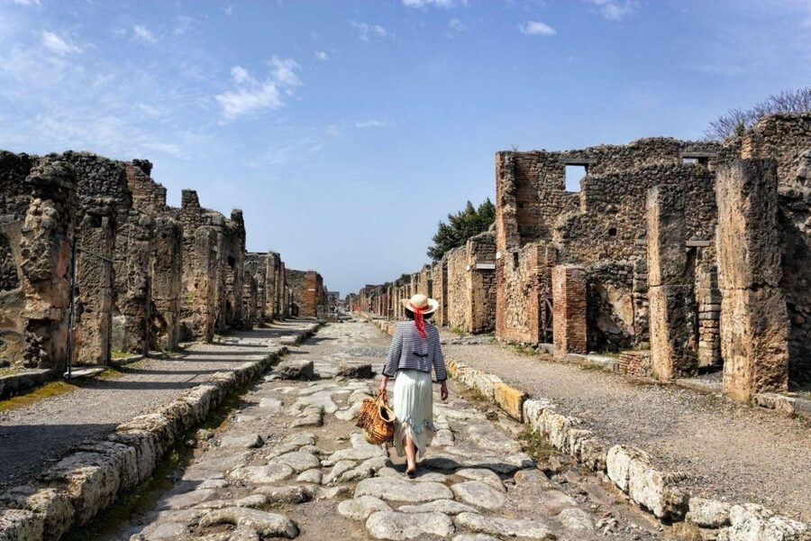 From Pompeii: Vesuvius excursion + Pompeii guided tour - Should you book this Pompeii and Vesuvius excursion?