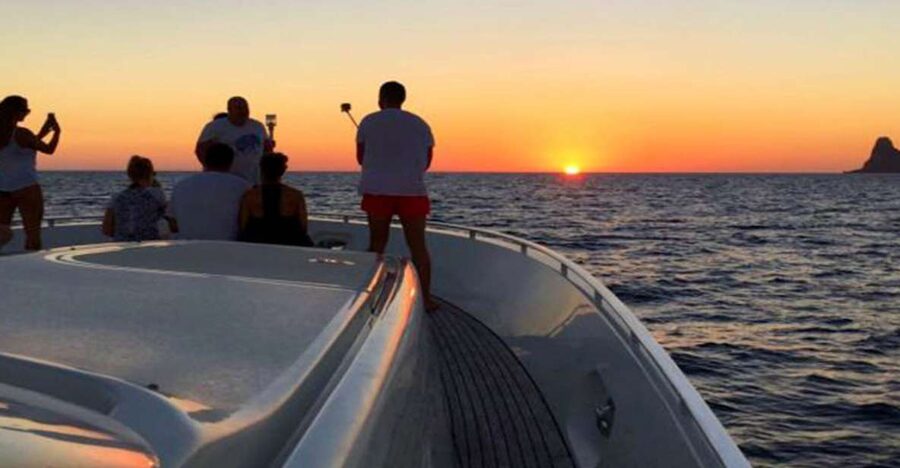 From Positano: Amalfi Coast Sunset Cruise - Group Tour - Where you meet at Spiaggia Grande (and how to avoid stress)