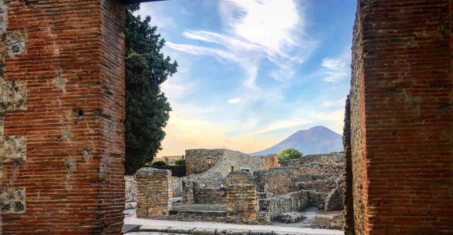 From Positano: Pompeii Guided Tour with Skip the Line - Getting to Pompeii the easy way from Positano, Praiano, or Amalfi